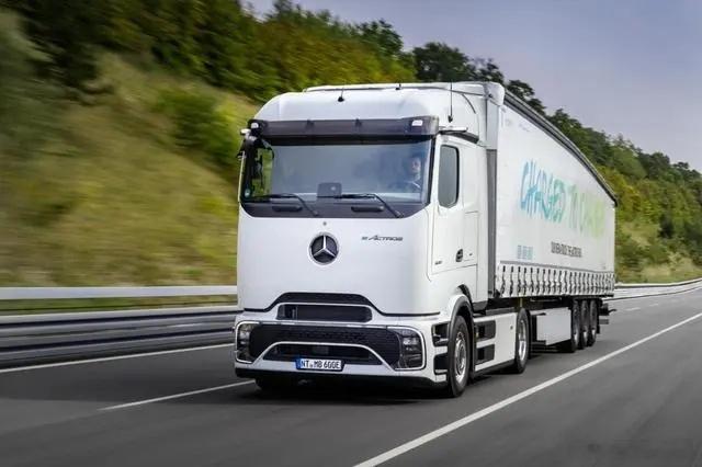 #大v聊车##enzo碎钞机# 【奔驰推出纯电卡车eActros 600，剑指特