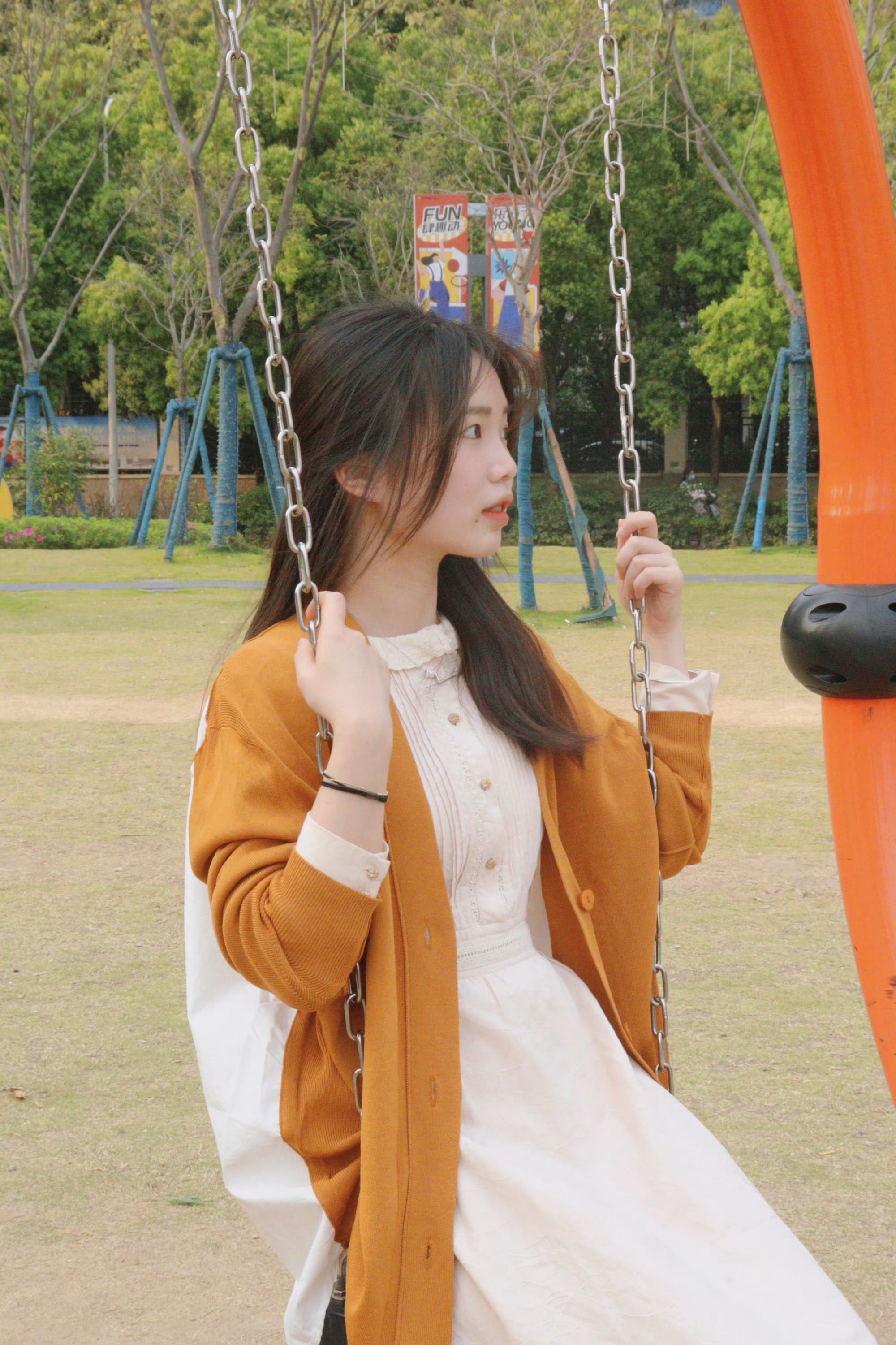 要相信夏天会降临很多浪漫[送花花]向小朋友借了五分钟秋千 ​​​
