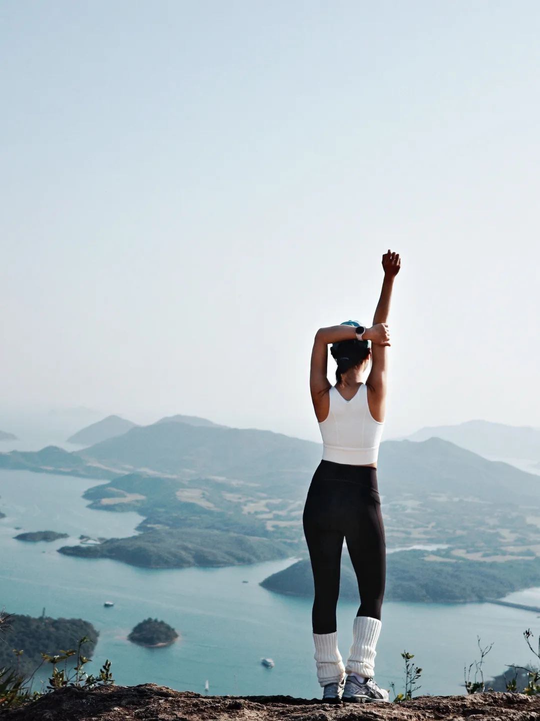你看看图二的日落🌇就知道这座山bi须爬