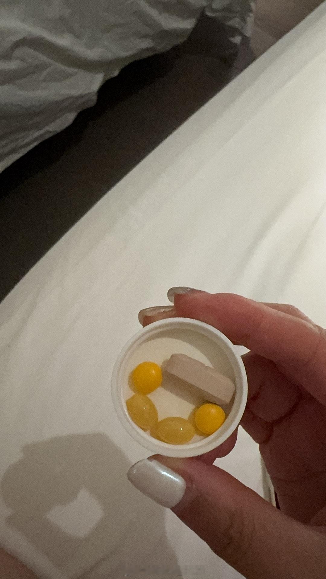 除了生理性疾病，大多数生活问题，只要将注意力拉回到【搞钱】，问题就会开始消散，解