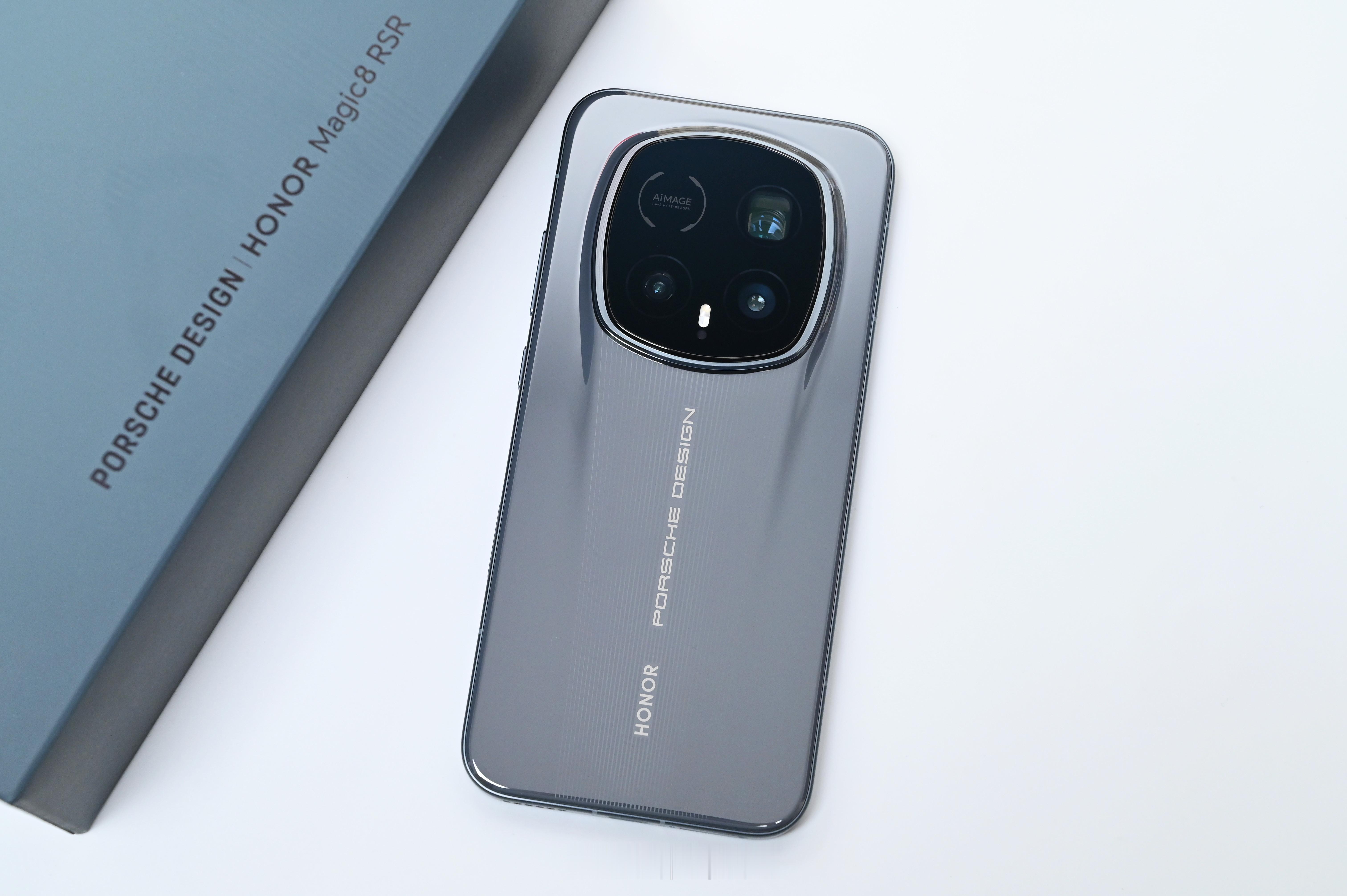 我看了一圈酷安，荣耀Magic8 RSR买的人真不多，按照目前这个销量，看看61