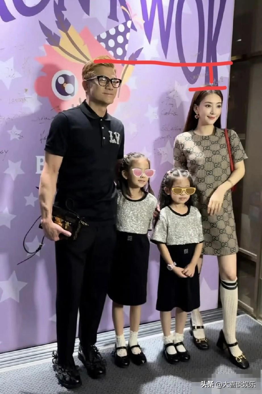 依我看，郭富城就是太小心眼了，
真应该和何猷君学习学习。

何猷君比奚梦瑶矮一头