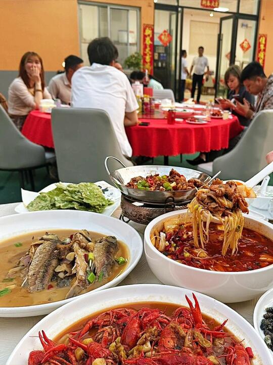 台州夜宵新地标！露天龙虾宴太上头噜🦞