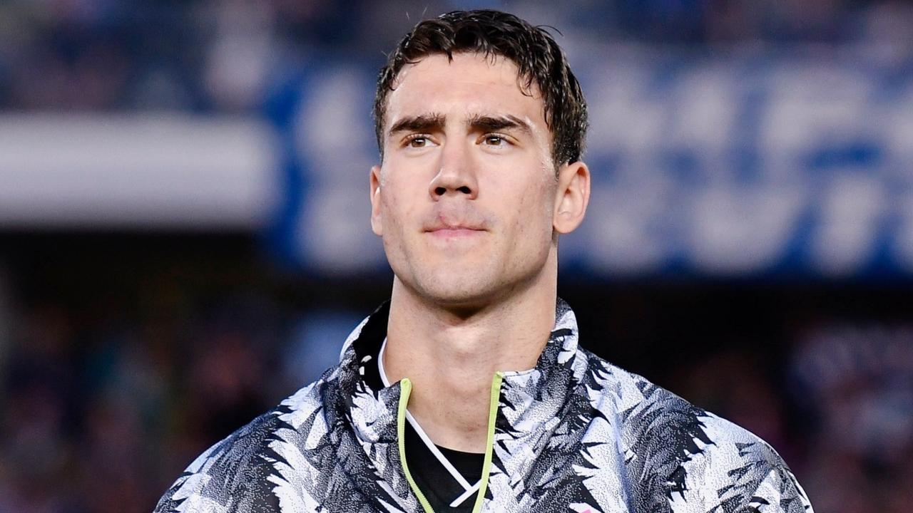 尤文图斯与弗拉霍维奇的合同到明夏到期，尤文CEO科莫利谈到了双方的续约进展。
他