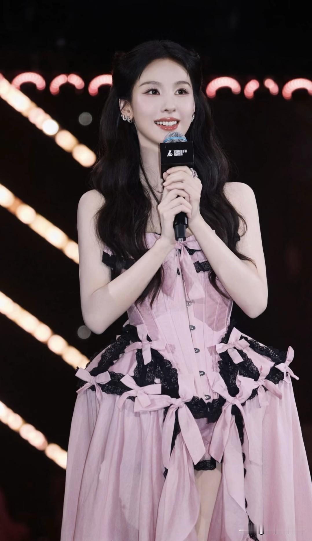 陈都灵