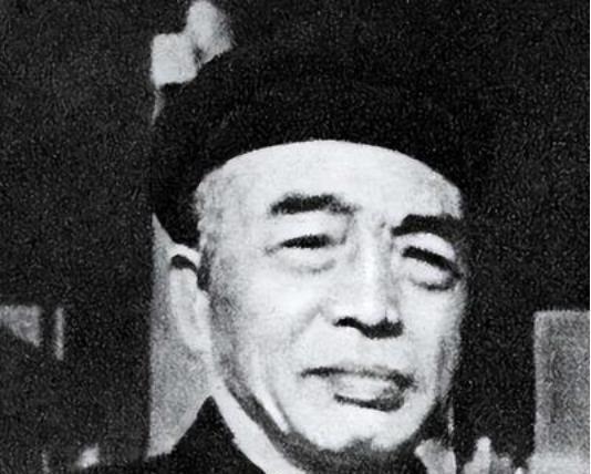 1957年的一次军委会议上，彭德怀在大会上指着刘伯承怒骂：不要忘了，红军时期，教