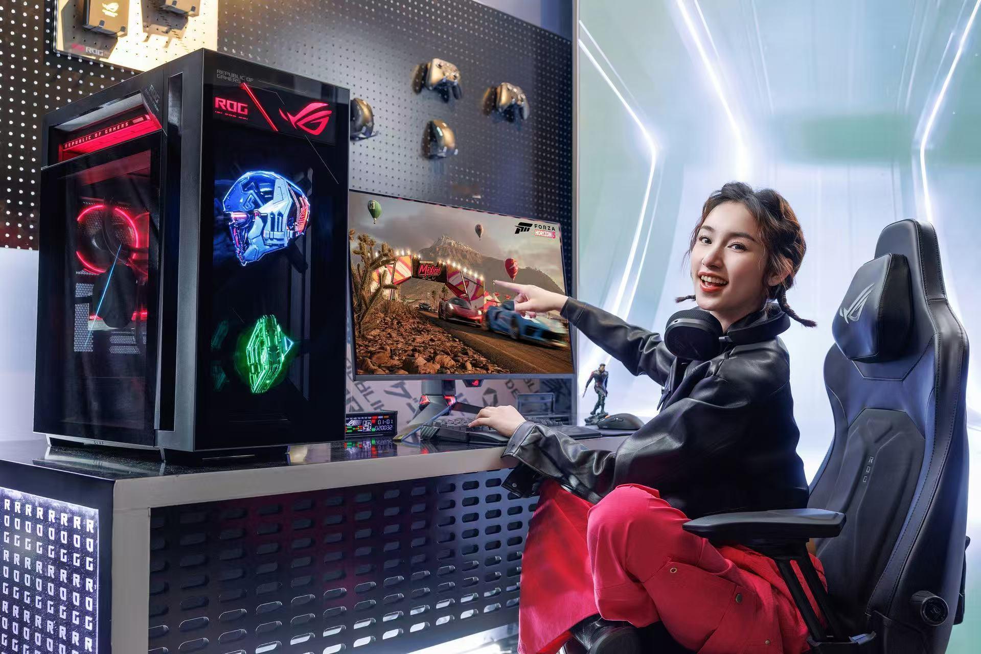 ROG枪神10X 生而耀眼  全息破界，战力无双，一眼锁定，为超越而生。ROG外