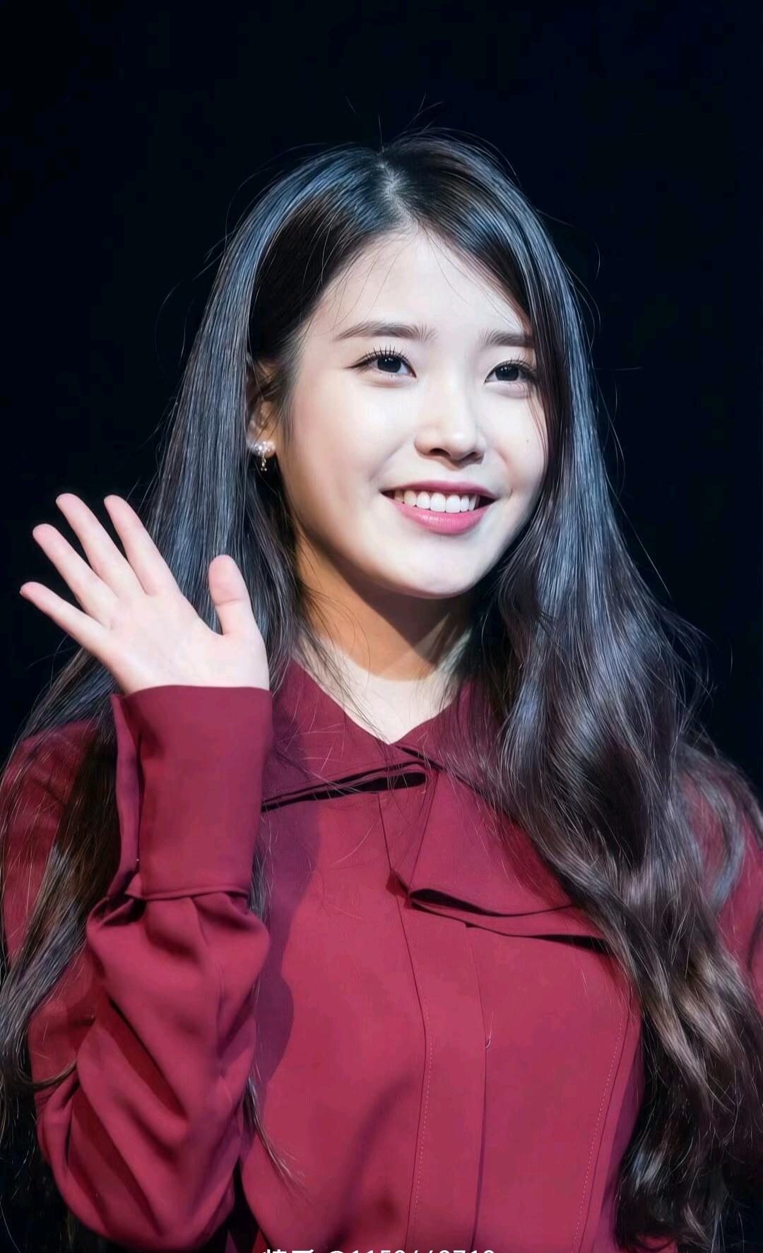 元气少女，微笑如阳光，温暖你的每一天！🌞😊