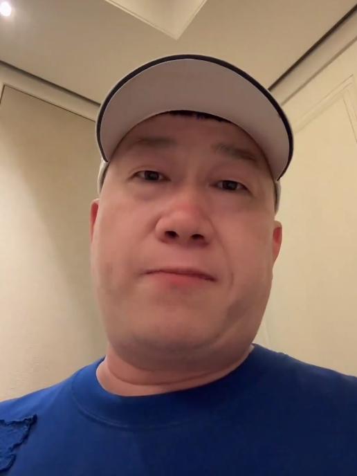 张鹤伦又被错认，枣庄举办专场，场地方发布通告，把名字写成了阎鹤祥！德云社张鹤伦又