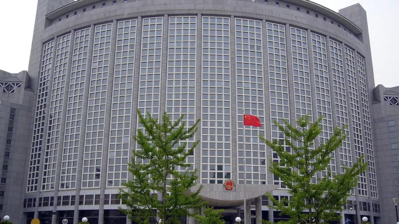 10月24日，中国外交部发言人郭嘉昆在例行记者会上就中国内地和印度将恢复直航一事