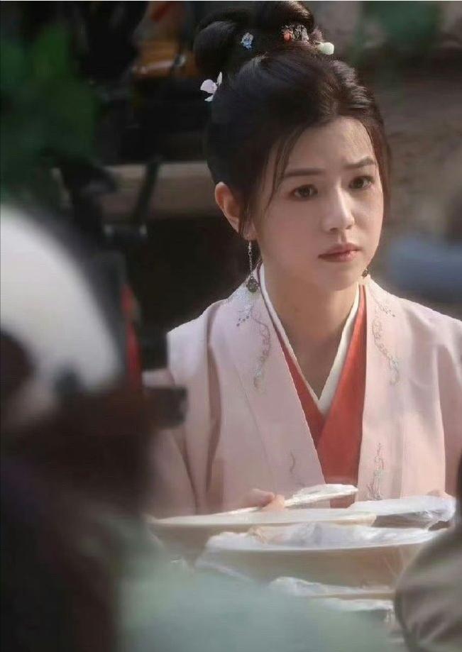 陈妍希都开始演肖战的妈了！
《藏海传》都开拍快3个月了，才知道陈妍希客串藏海传，