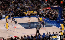 詹姆斯强烈表达“不满”，裁判是真不给哨啊！
北京时间12月13日，湖人与独行侠的