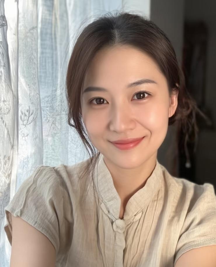 有情绪不敢发朋友圈，
不敢发抖音，
也找不到人倾诉，
真的很崩溃，有谁懂这种感觉