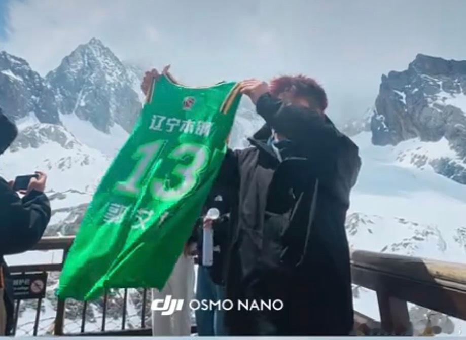 这是真正的帅哥👍郭艾伦