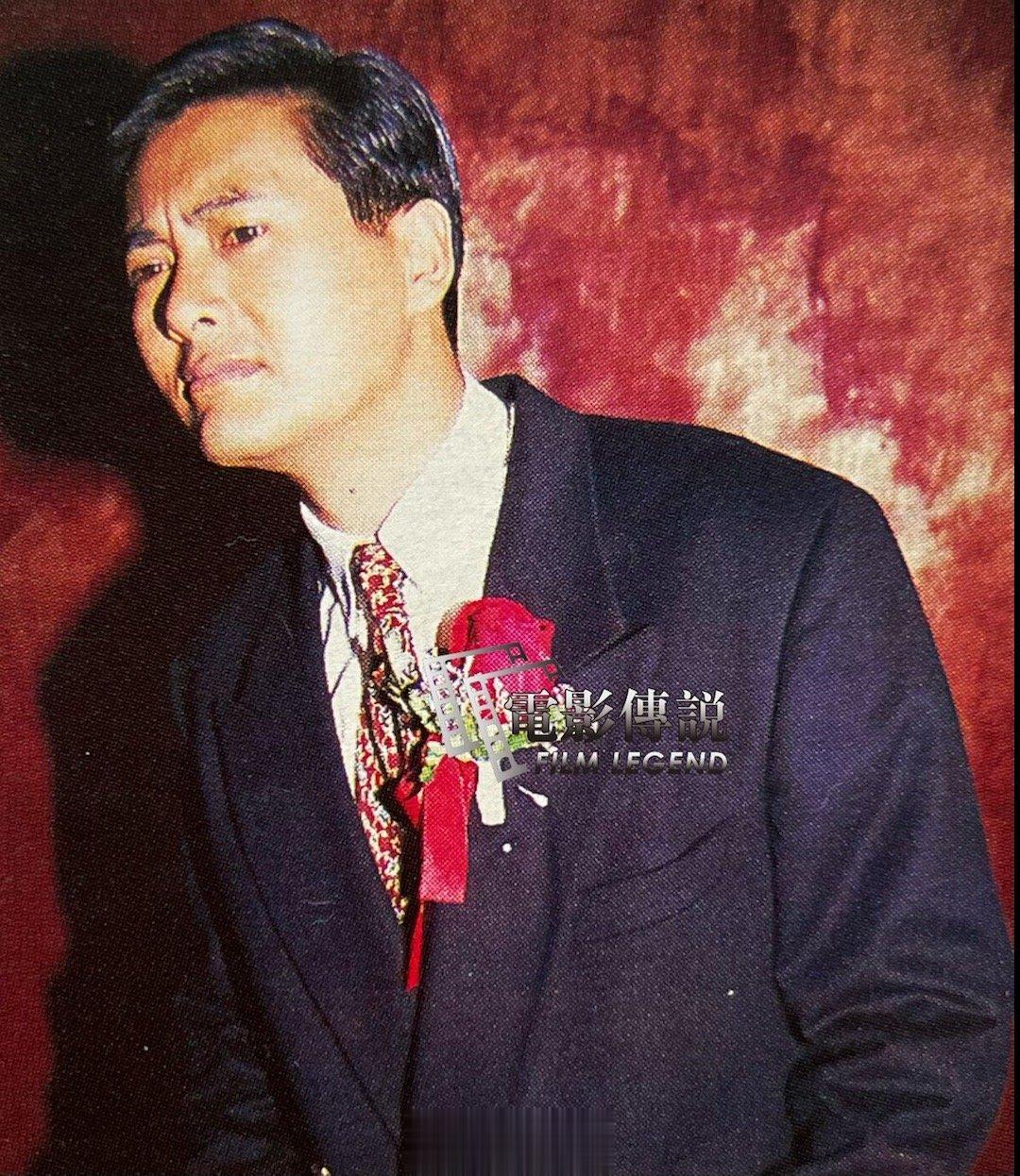 1992年，刘銮雄兄弟投资的皇室大厦邀请了#周润发##周星驰##梅艳芳##张曼玉