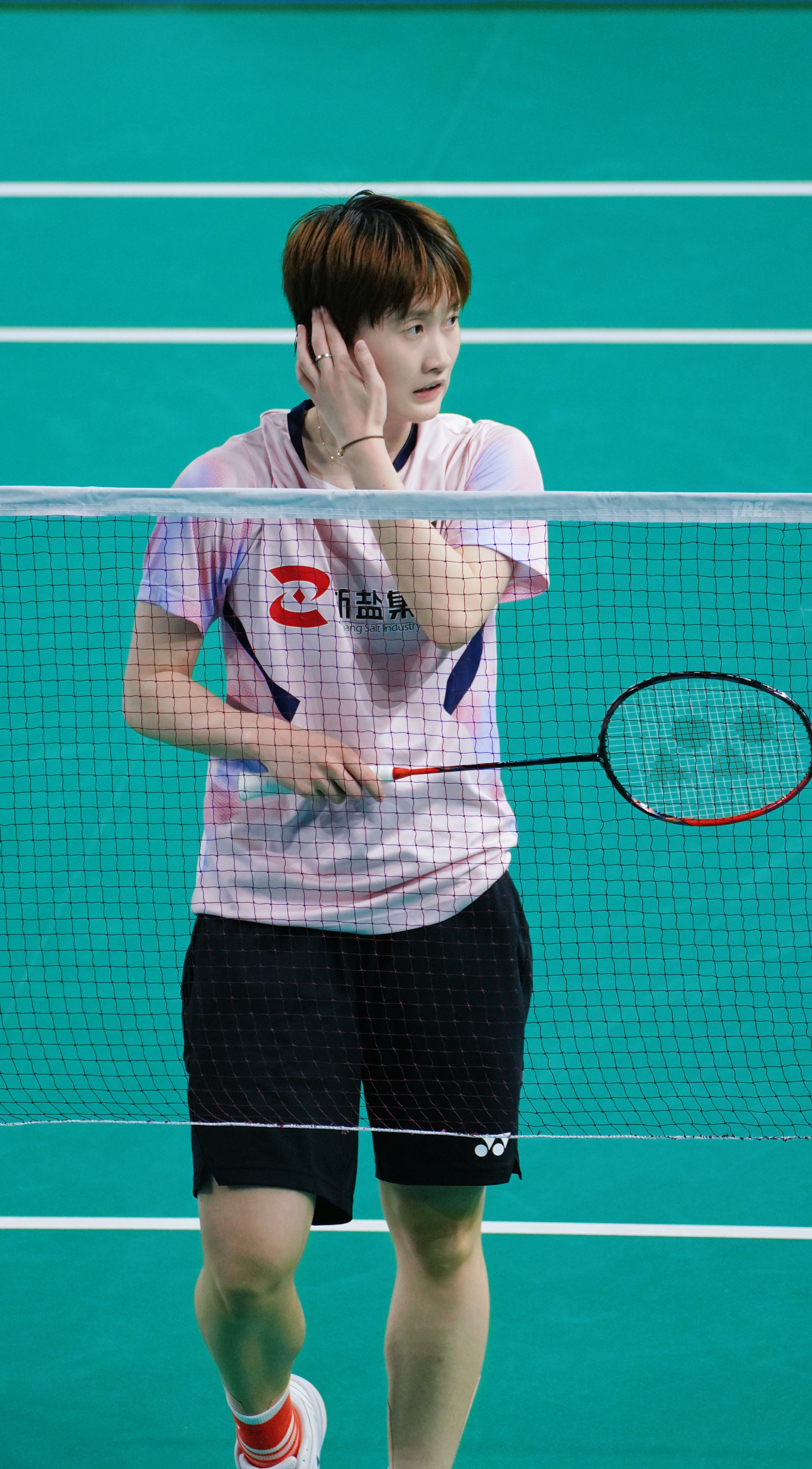 单打首轮，略显严肃