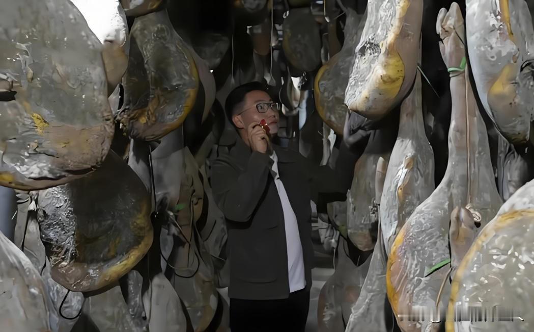 2017年，云南一小伙掏空家底，耗资千万块钱买猪肉，结果却全部扔进到山洞里，任其