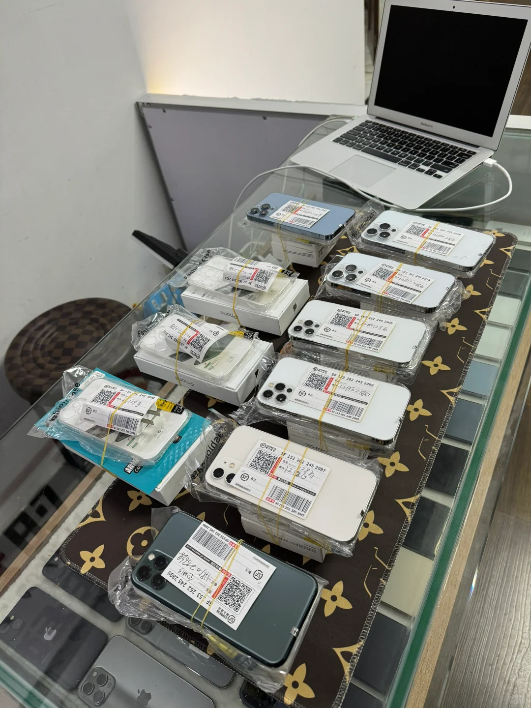 🎉好消息来啦！苹果手机即将发货！🎉 	 📱亲爱的小伙伴们，你们期...
