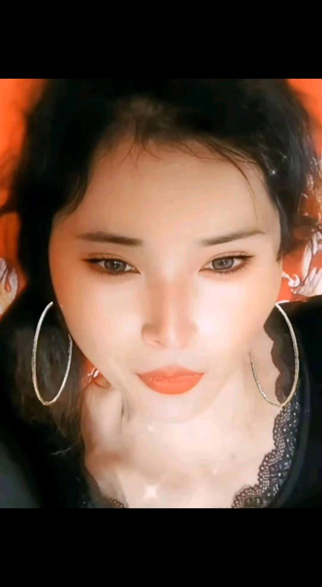 颜值不够，化妆来凑