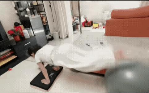好一招神龙摆尾，试问谁人能破？
