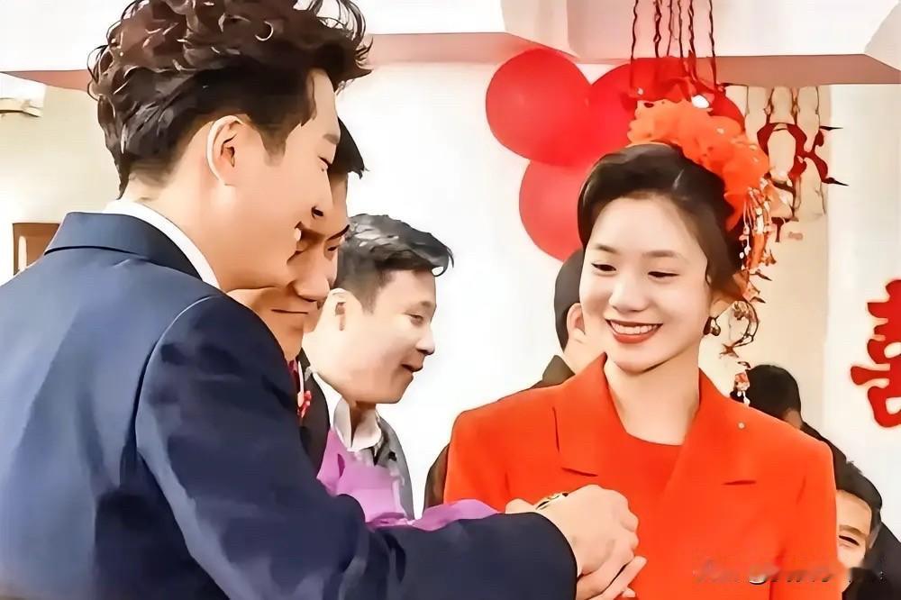 刘红兵的父亲当年反对他跟忆秦娥的结婚是对的，毕竟是在官场上混的风生水起的人物，自