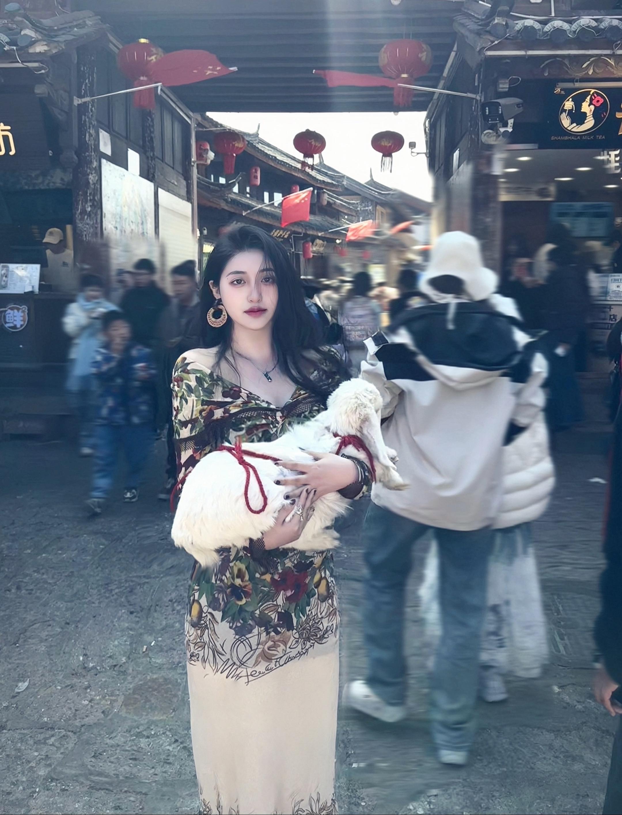 慢下来 打开属于自己的频道。记下一道道风景 结识一位位美好的人 聆听一...