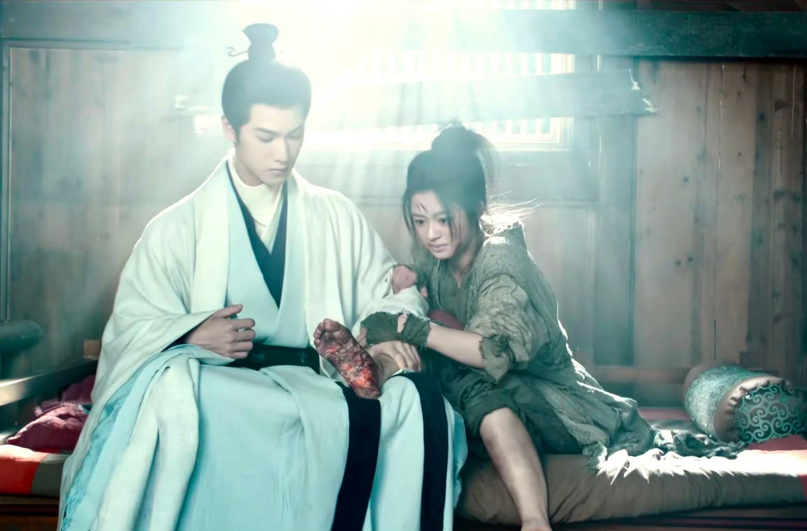 冰湖重生这个体型差是认真的吗？好可怕 