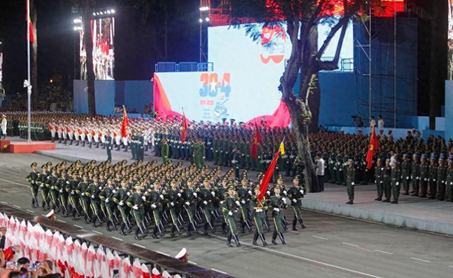 与美国签协议后，越南致函中国，再邀解放军仪仗队阅兵，引起外界关注。
 
今年4月