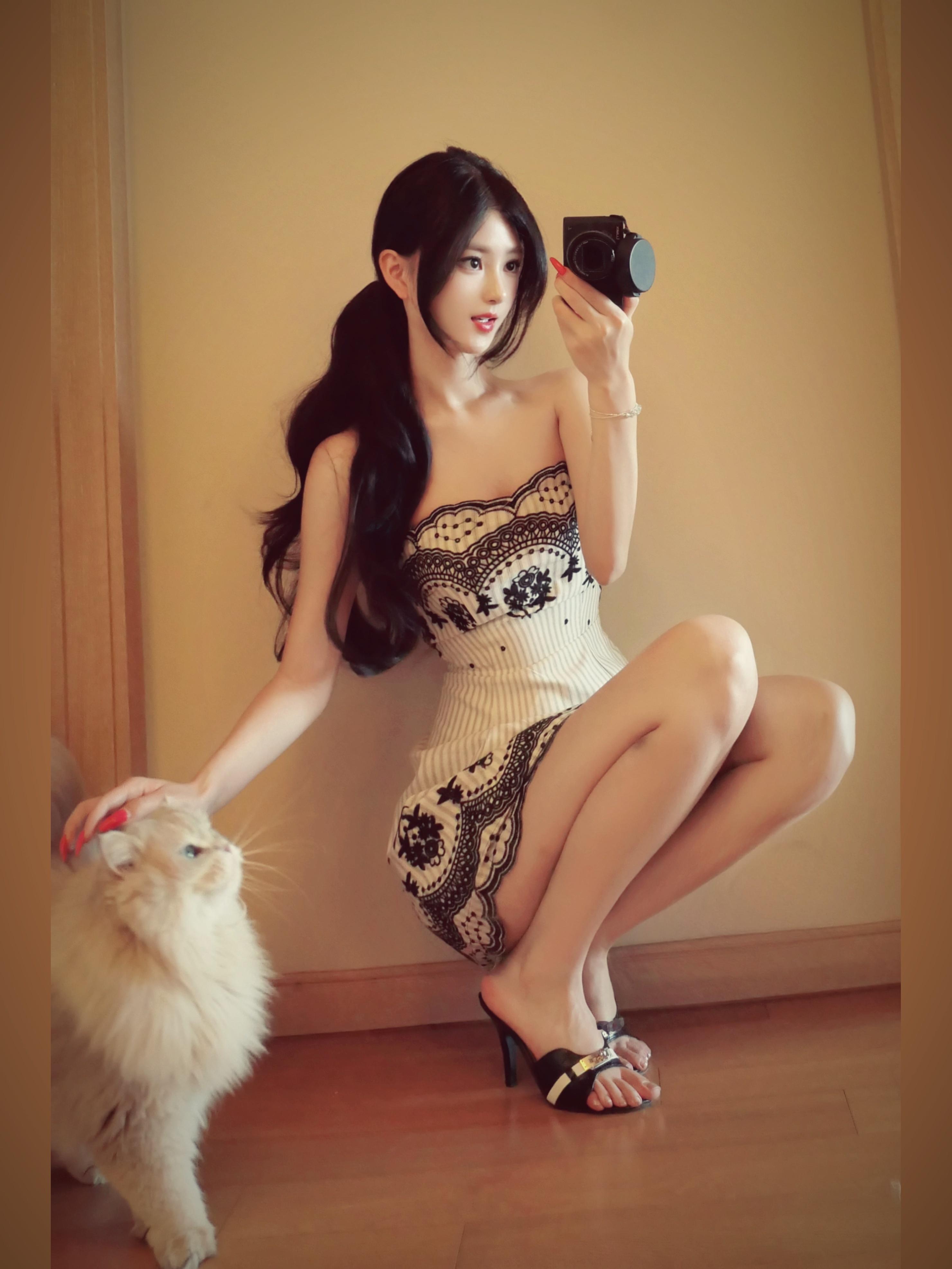 好粘人的小猫 ​​​