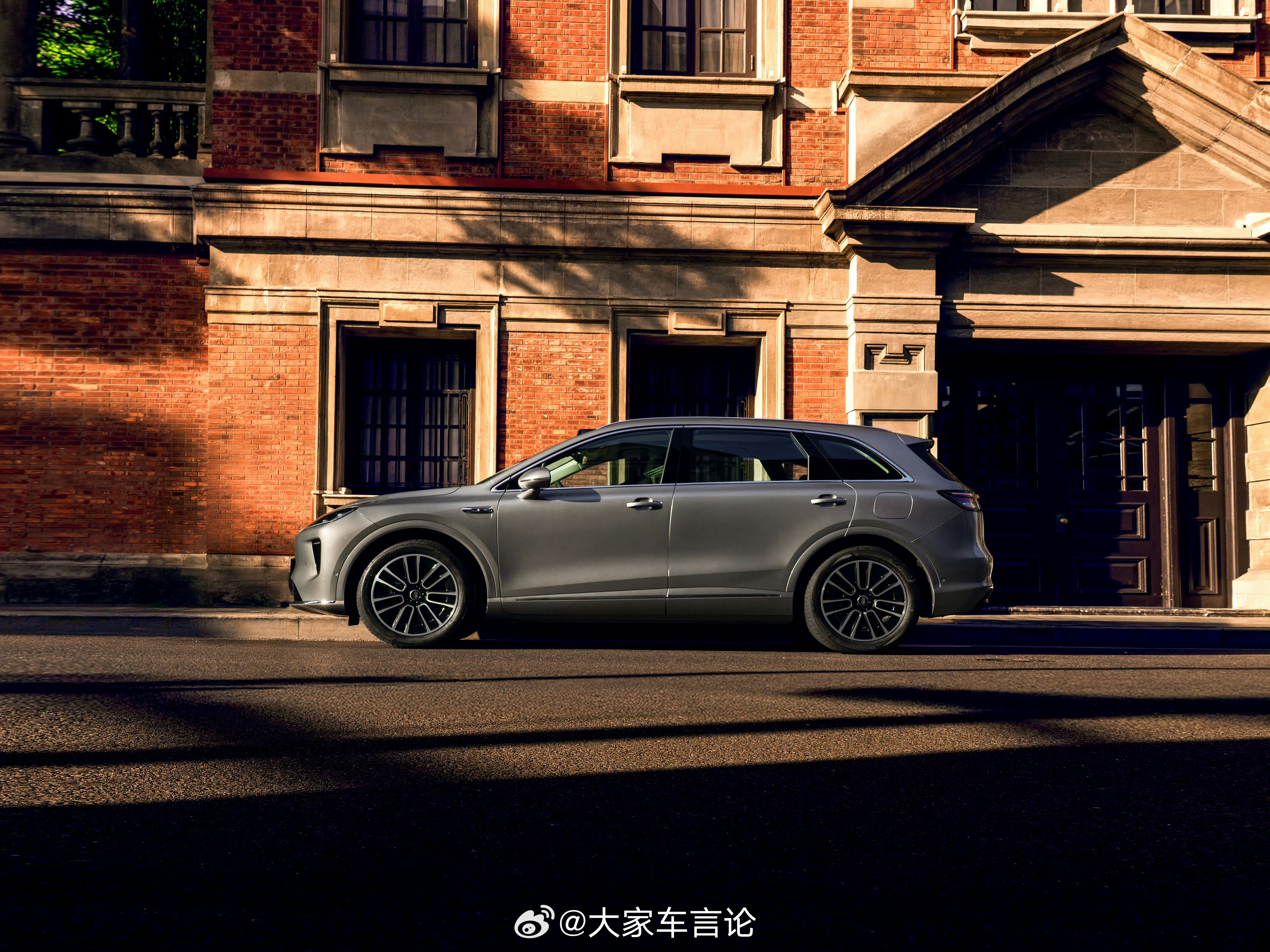 尚界H5开启预订，可享至高价值10000元小订权益。尚界h5 ​​​