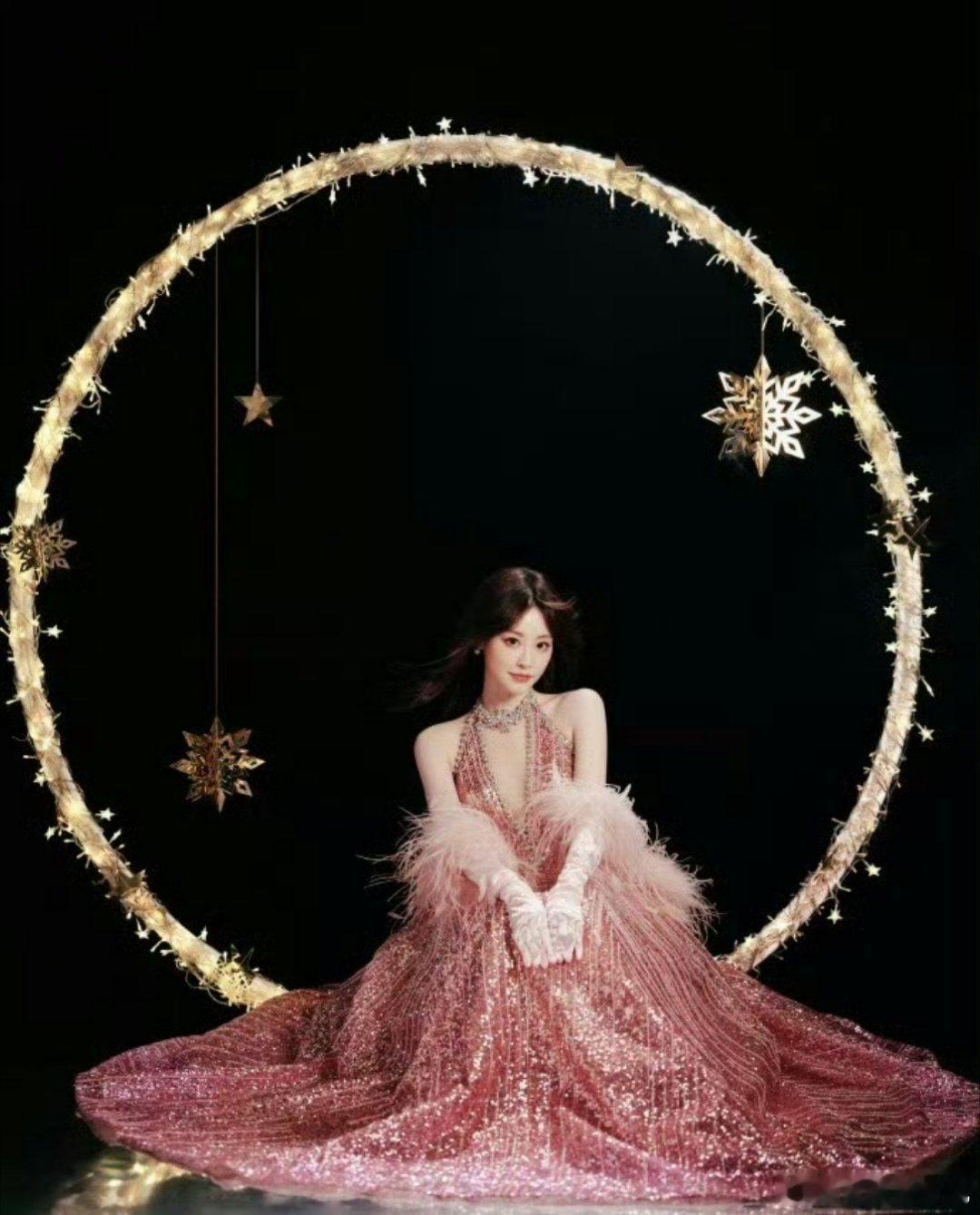 微博之夜第二波艺人出图，大家造型都好好看，你喜欢谁的呢？程潇、曾舜晞、辛芷蕾宋祖