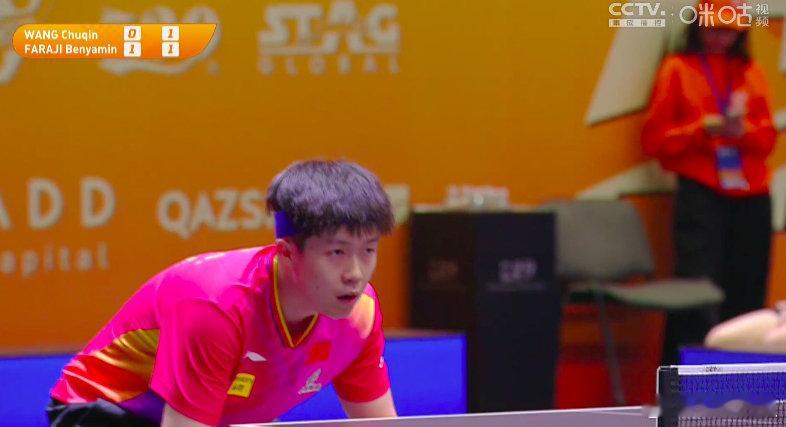 📷专注赛场，专注比赛🦁，王楚钦，加油！👀#王楚钦对手本雅明14岁# #王楚