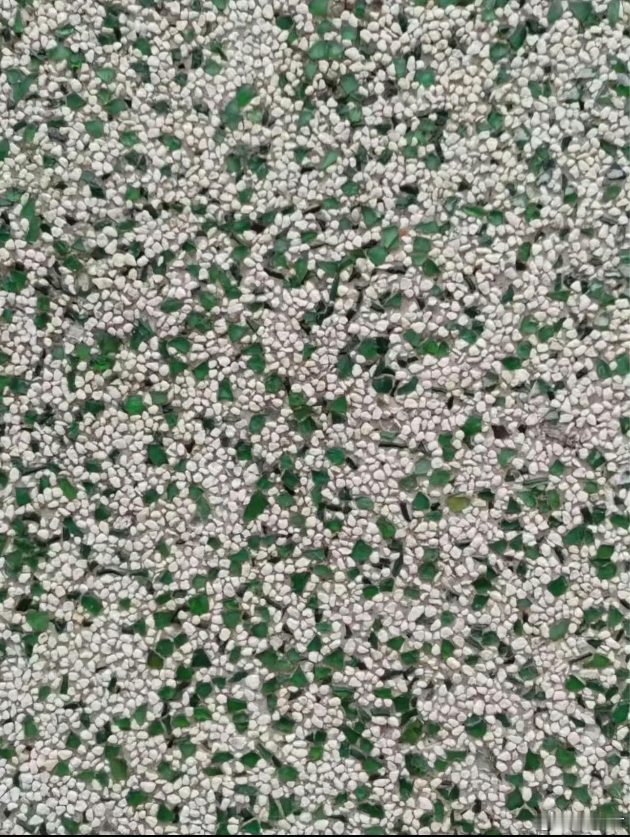 看到一栋很有年代感的房子，谁住过这种房子，据说以前很住这样的房子都“非富即贵” 
