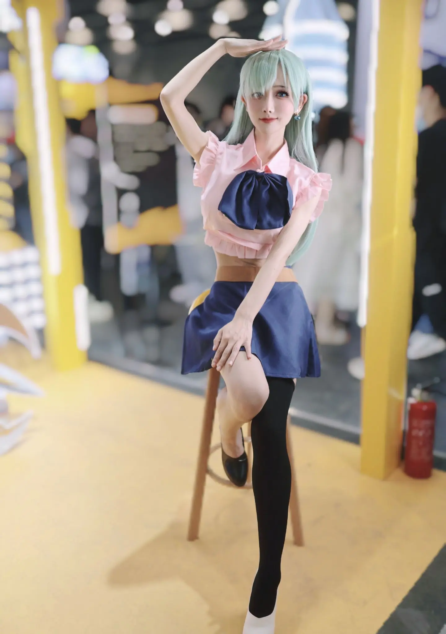 cosplay 大长腿美女 一种很新的cosplay 伊丽莎白cos ...