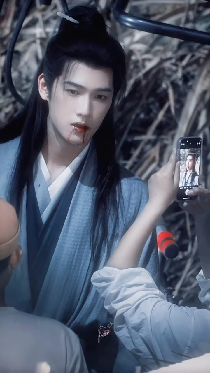 李昀锐这个披发战损路透神了，夜行书生李昀锐披发战损鬼书生既视感