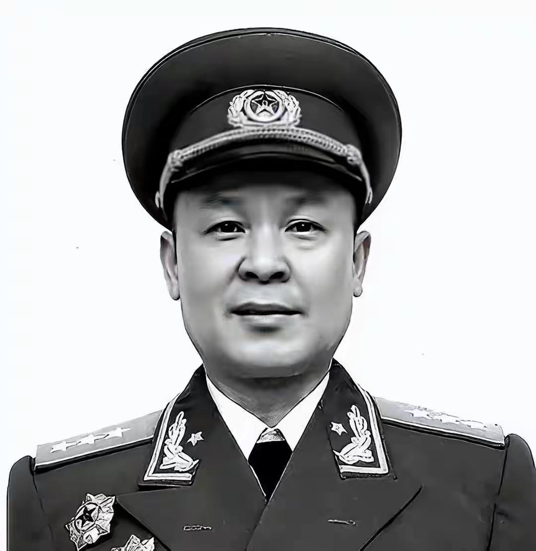 韦国清曾是兵团司令员，为何49年改编三野时，却改任兵团政委了？

要弄明白这件事