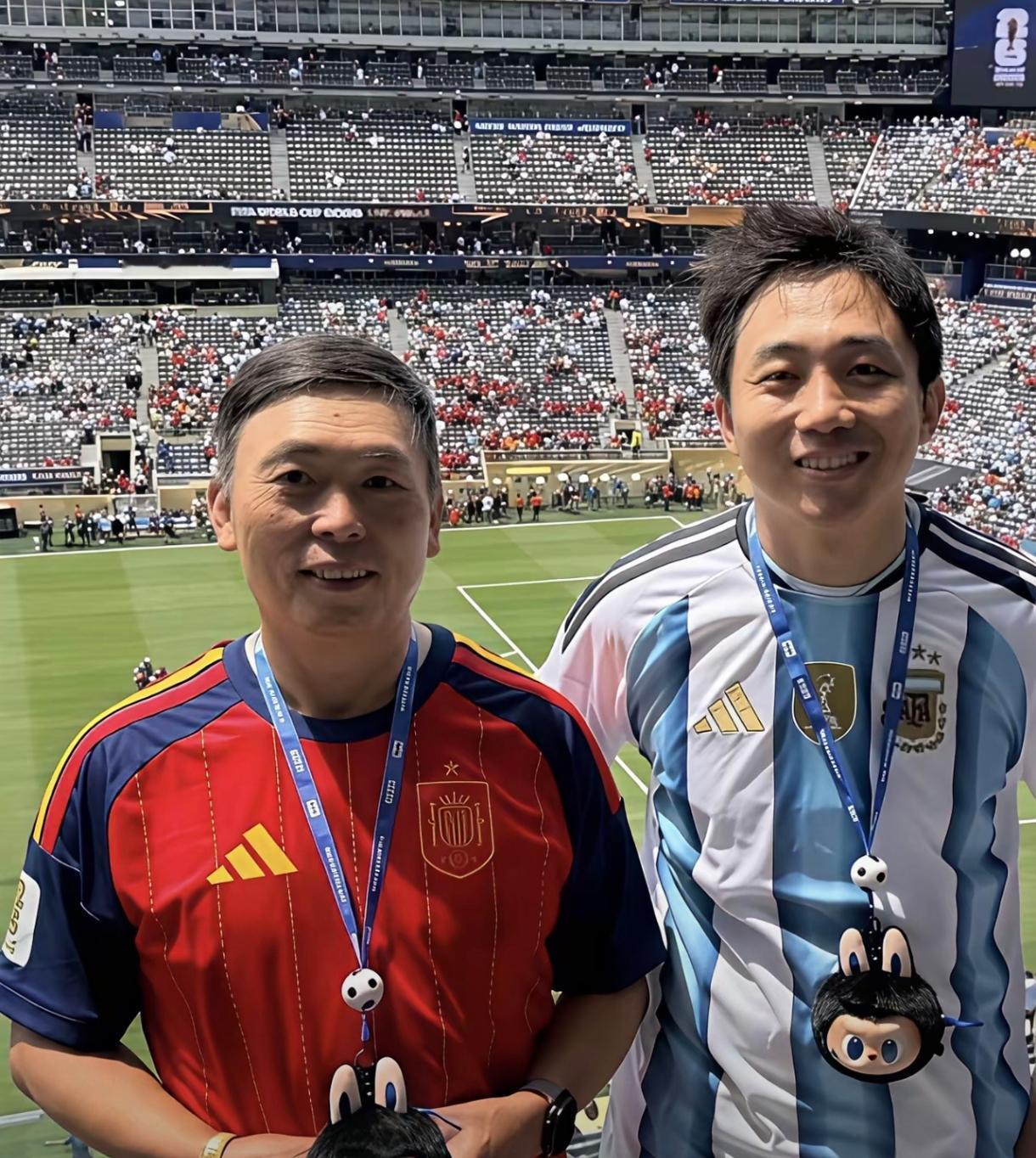 泡泡玛特创始人、董事长王宁还是嫩了一点，他最终还是输给了投资大咖段永平。在今年（
