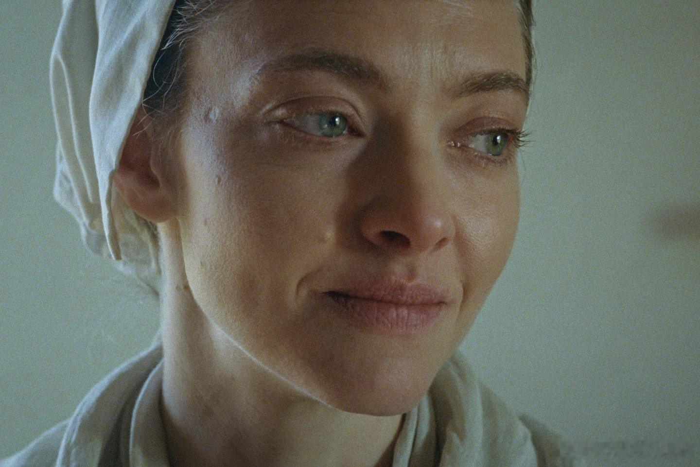 amanda seyfried阿曼达塞弗莱德在今年的金球奖上获得两提，凭借电影《