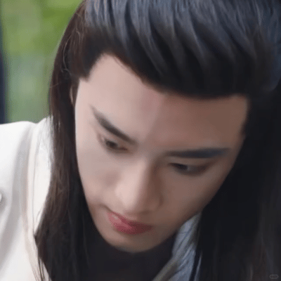 张康乐演琼瑶式一滴泪 《藏海花》里他的每滴泪都有分量！情绪堆到顶点时，泪珠才缓缓