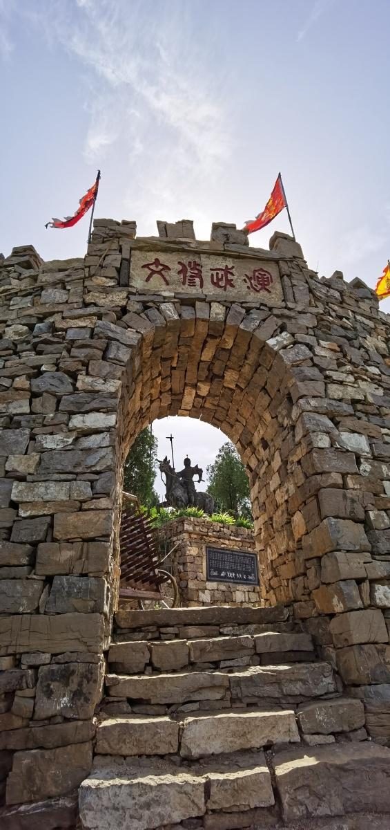 河北旅游，石头垒的千年古村王金庄攻略！
涉县王金庄
美景和美食推荐：
1、千年石