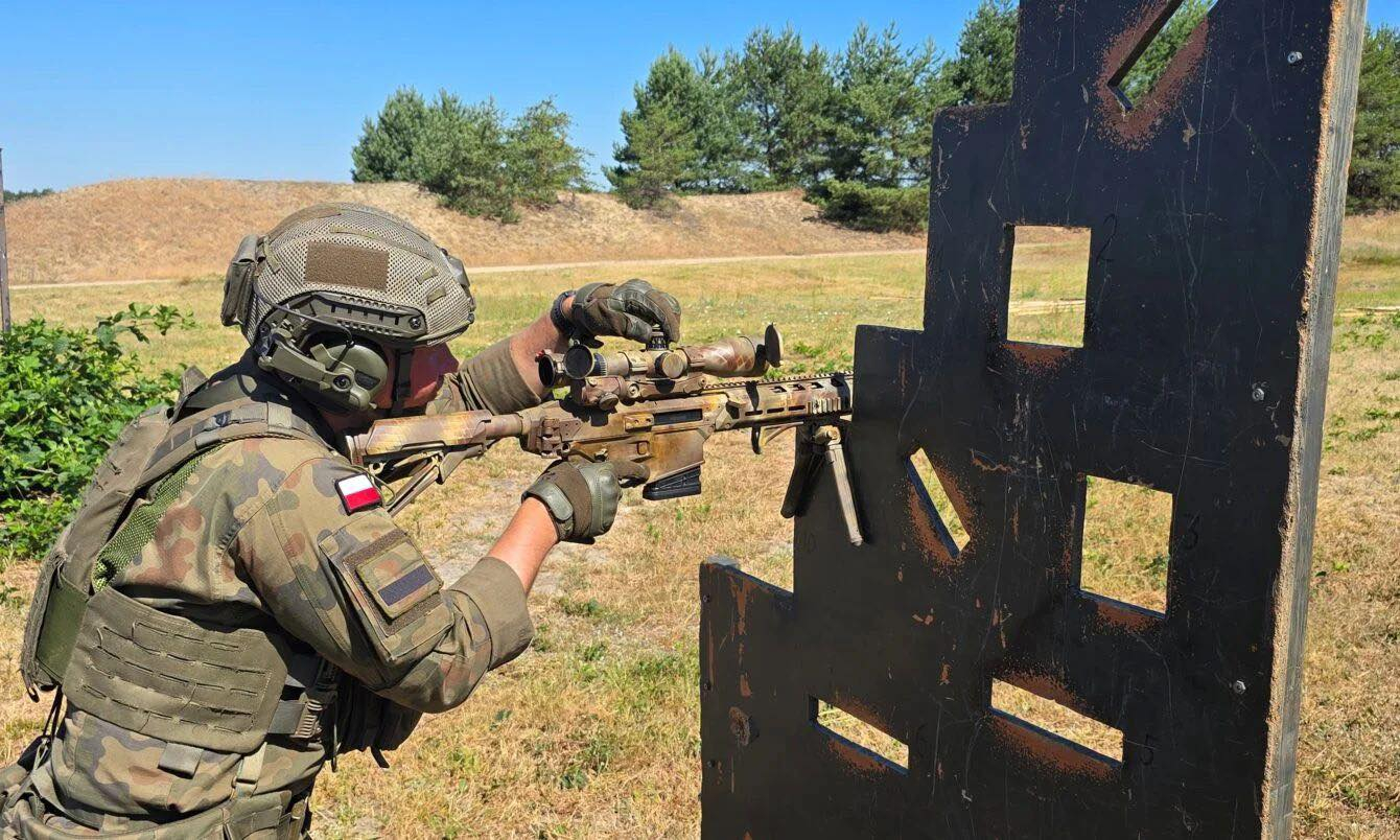 波兰第6伞兵旅使用7.62NATO口径的GROT步枪进行训练烽火问鼎计划 ​​​
