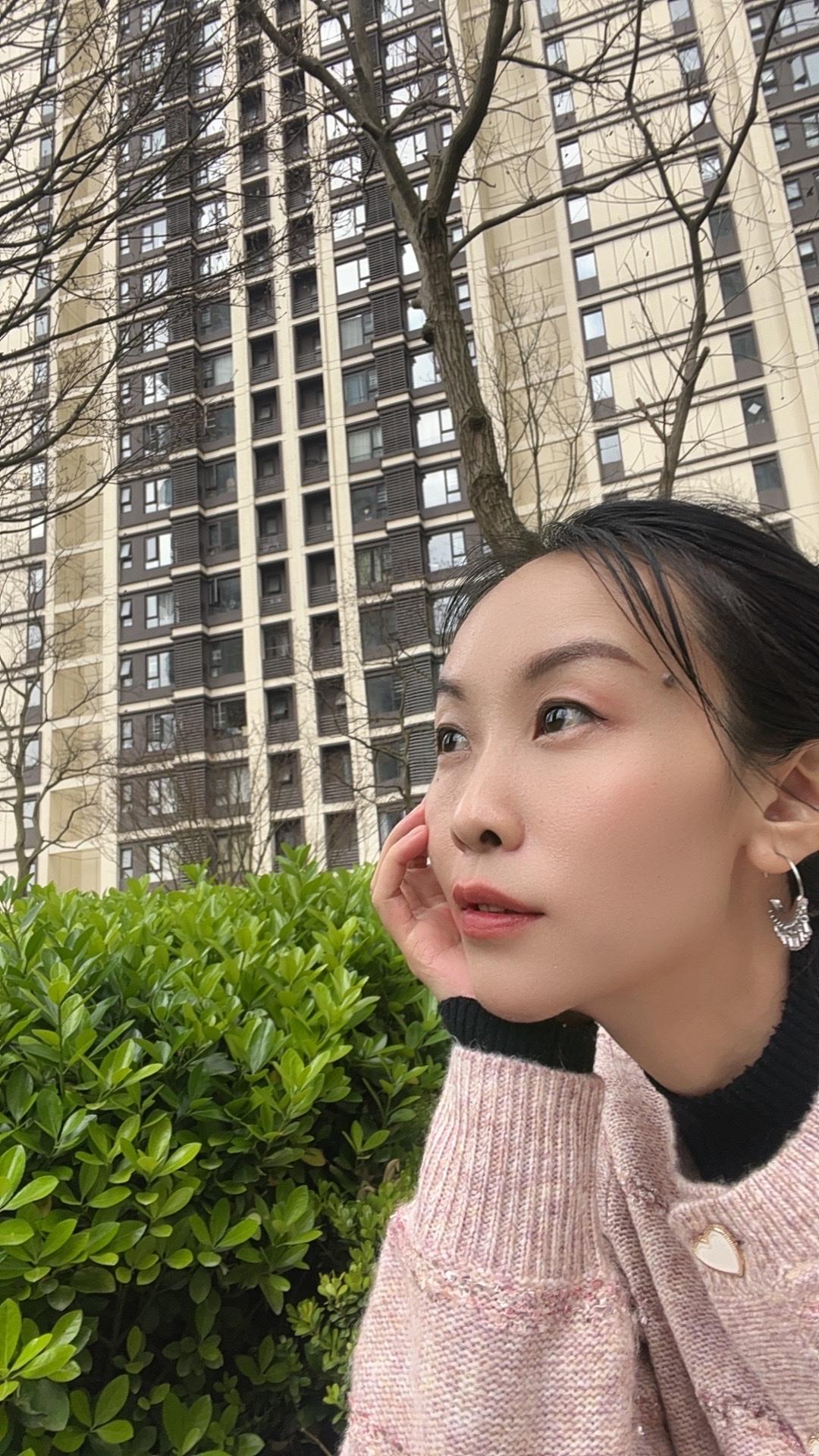 崩溃，疗愈，接着干，接着解决问题，接着崩溃，接着出现新的问题，接着给自己找力量调