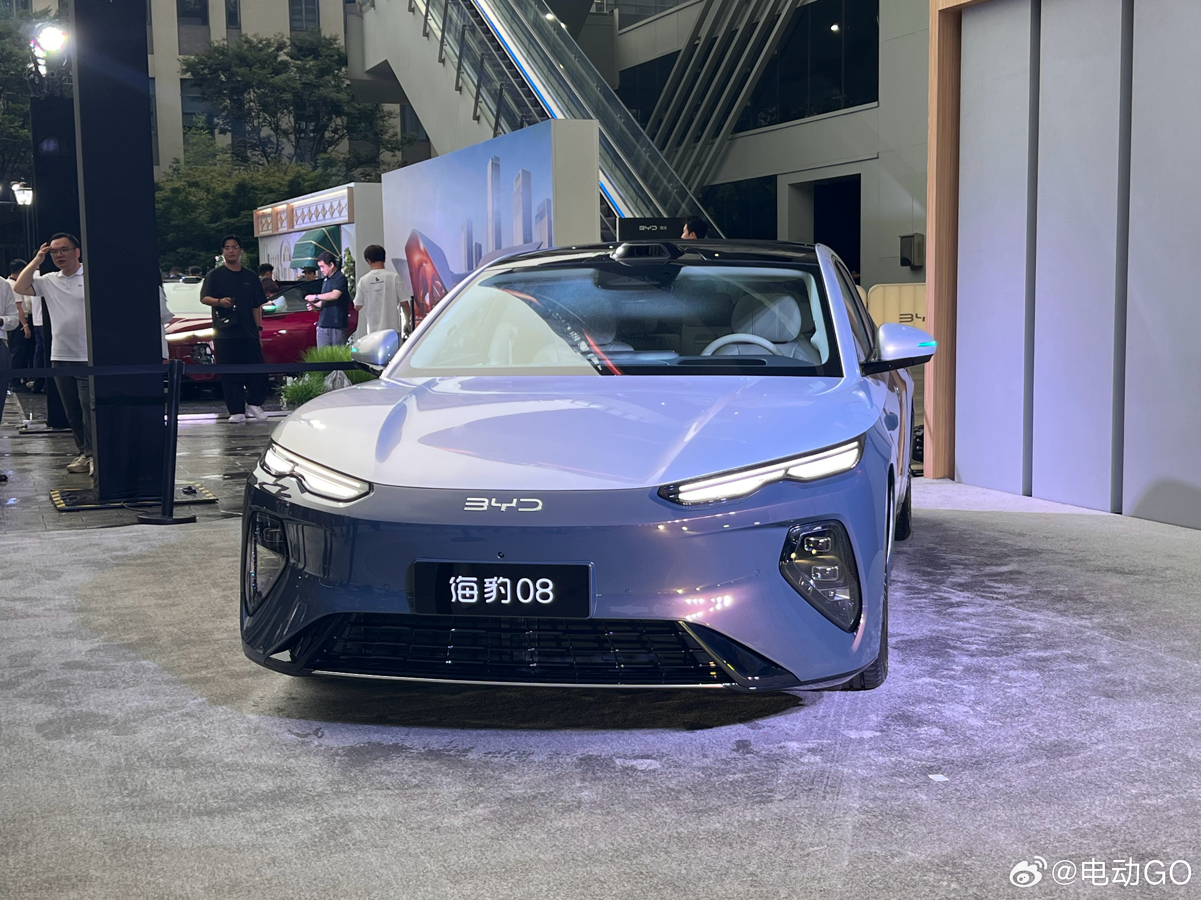 海豹08旗舰新贵一步到位官方指导价19.69万元-23.99万元30万以内最全能