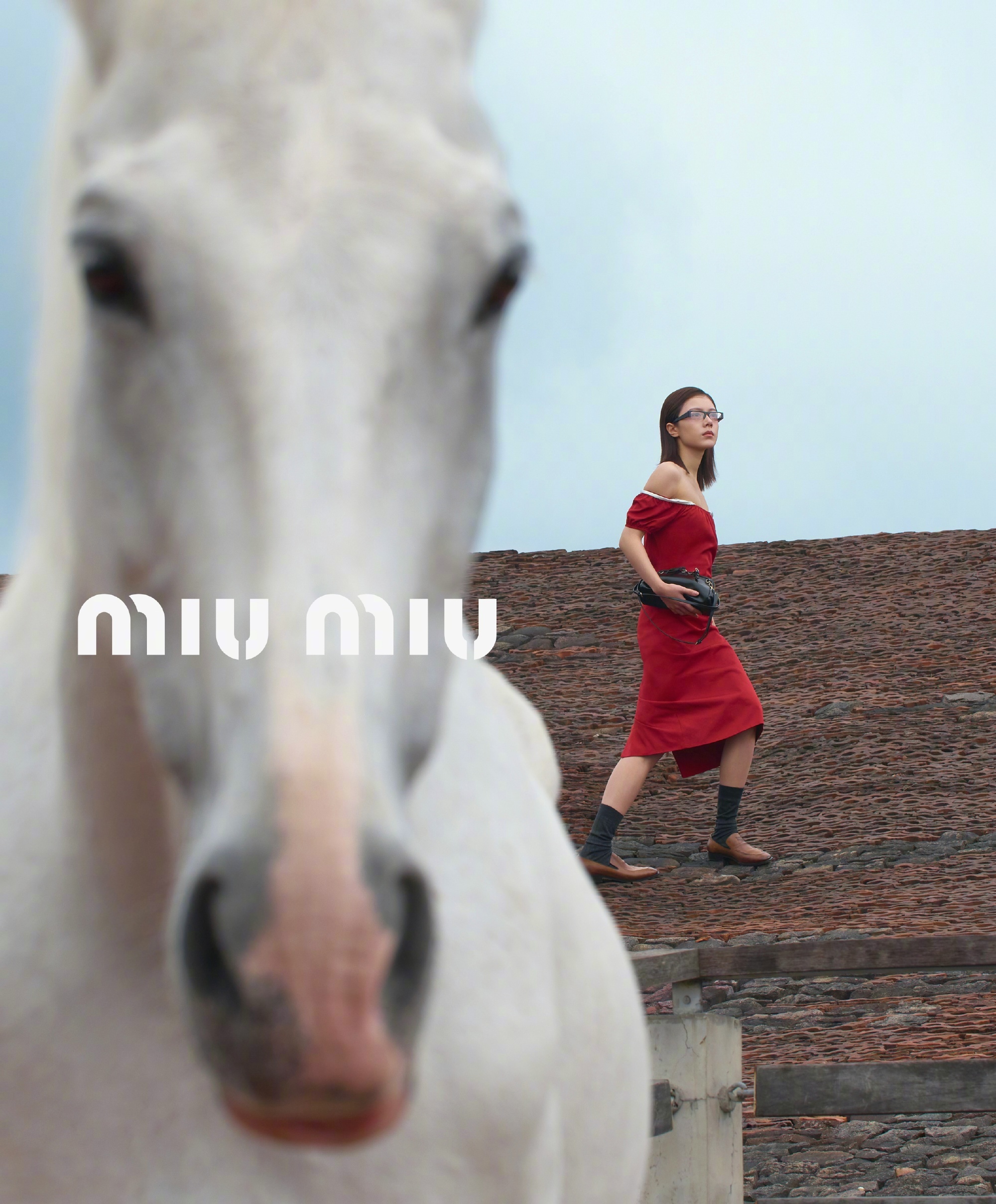 Miu Miu发布第二部新春特别短片《如期而遇》（The Encounter）短