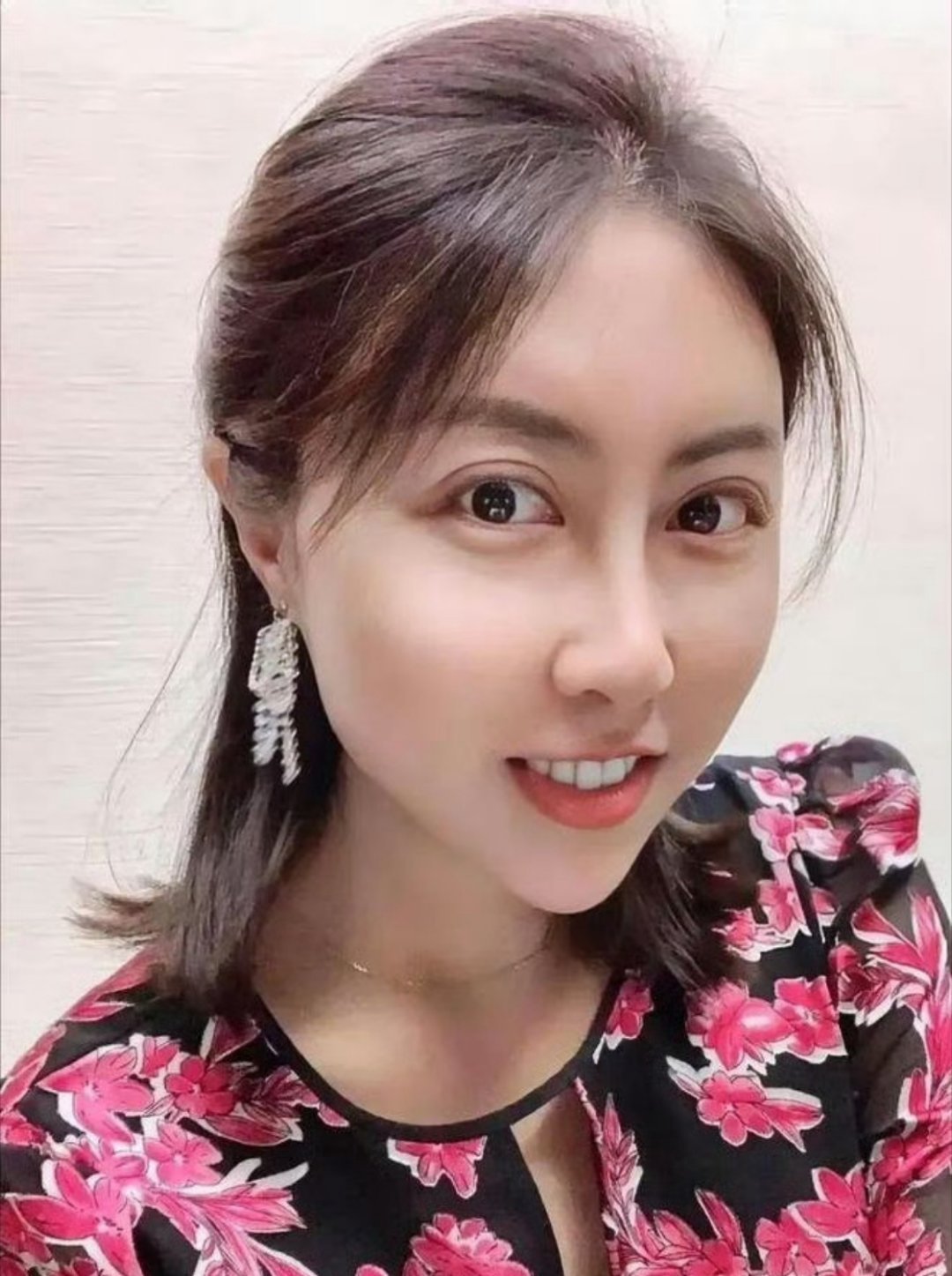 美食，讲究色香味俱全。对客人来说，好不好吃，味道放在第一位。做菜尽量考虑阴阳搭配