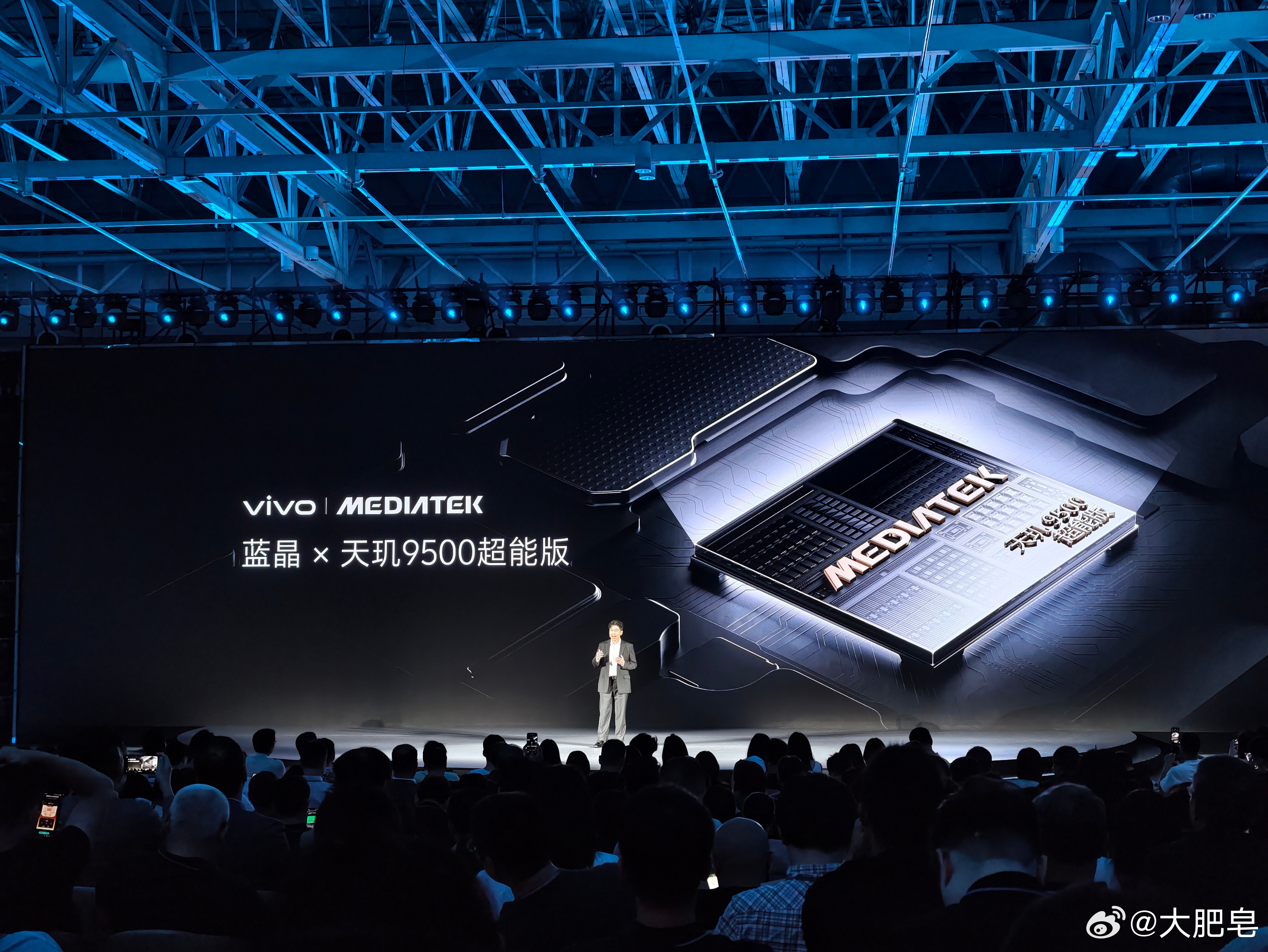 联发科当然会来啦，这次vivo x fold6 用天玑9500超能版，整个成本其