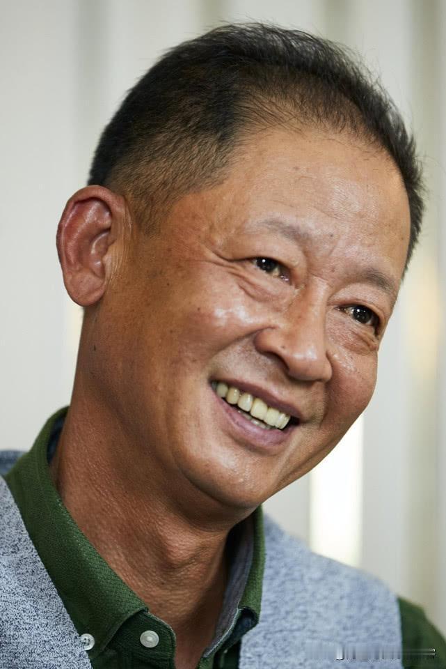 王志文有一句台词：

“老鼠偷了人类的大米，

人们说它狡猾；

人类偷了蜜蜂的