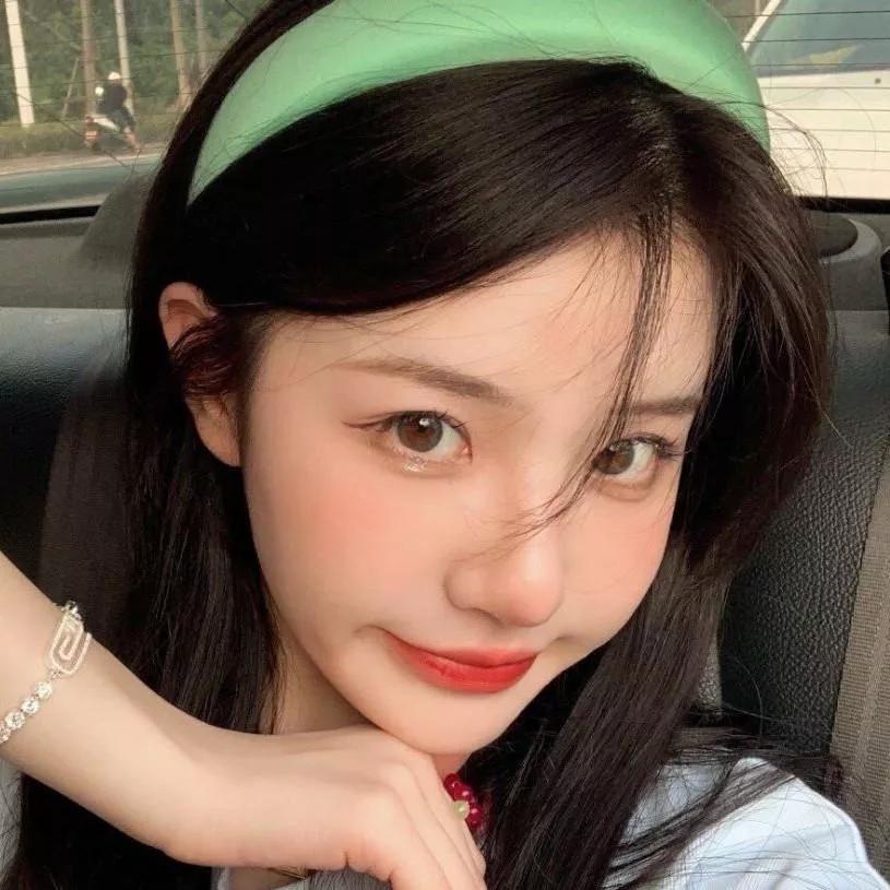 元气少女车内自拍，清新自然，元气满满！自然美少女自拍 甜美自拍 精致少女自拍 少