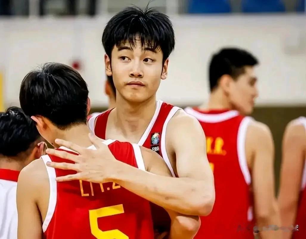 中国U17男篮今晚在世界杯16进8比赛中70-76惜败立陶宛队，遗憾无缘八强。不