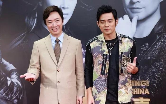 “小哥”费玉清才是真正的不老男神！67岁的年纪了，与小他20几岁的周杰伦同框，两